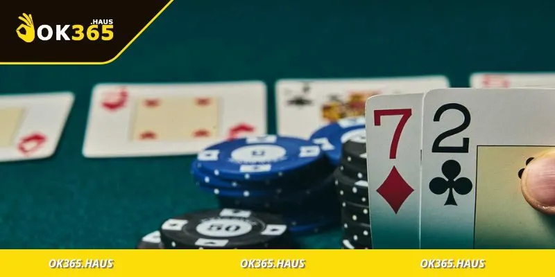 Bluff Là Gì? Hiểu Rõ Nghệ Thuật Đánh Lừa Trong Poker 2 Người chơi poker sử dụng chiến thuật bluff trong giải đấu