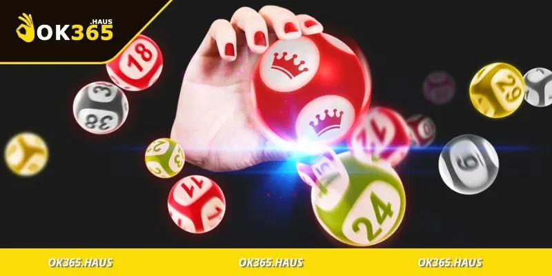 Xổ Số 3 Miền Là Gì? Cách Tham Gia Nhanh Và Trúng Cao 2 Người chơi đang kiểm tra vé số của ba miền